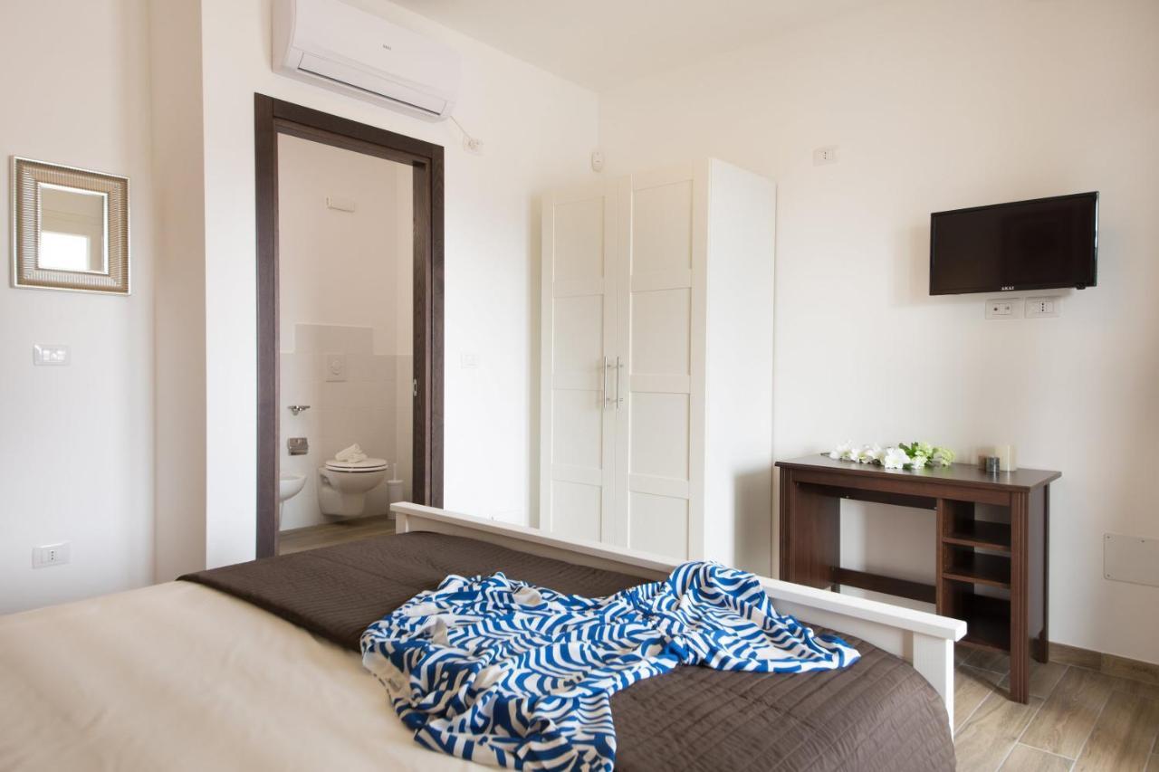 Salentoineout Bed & Breakfast Marina di Mancaversa Bagian luar foto
