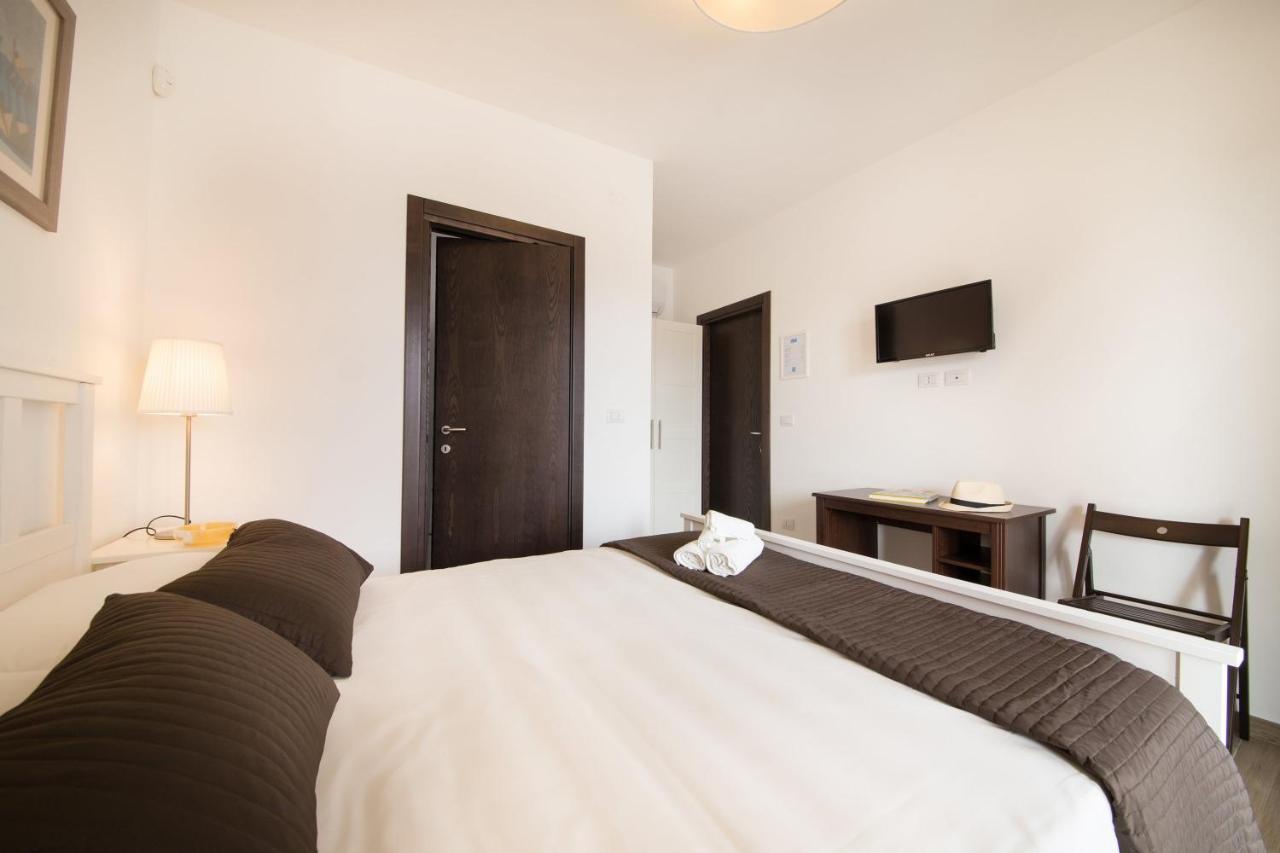 Salentoineout Bed & Breakfast Marina di Mancaversa Bagian luar foto