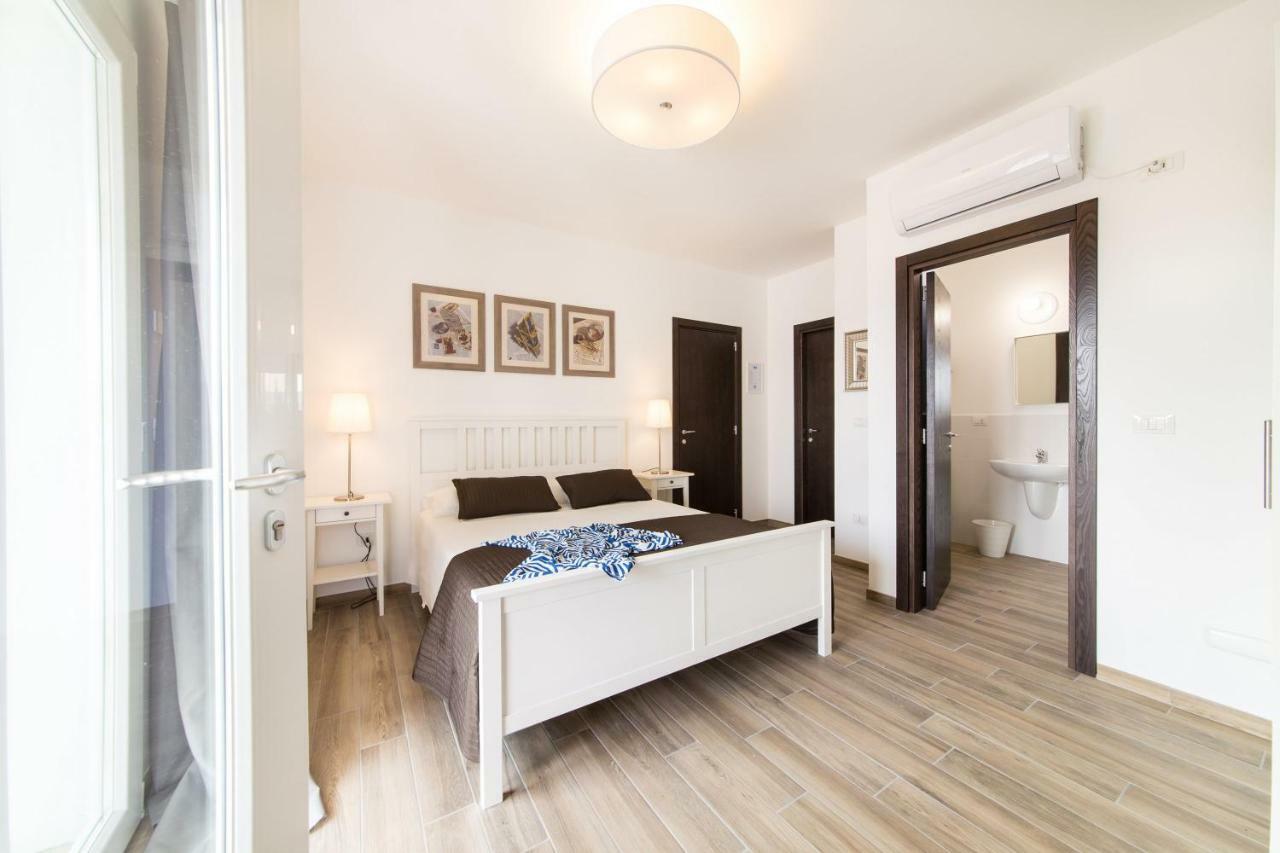 Salentoineout Bed & Breakfast Marina di Mancaversa Bagian luar foto