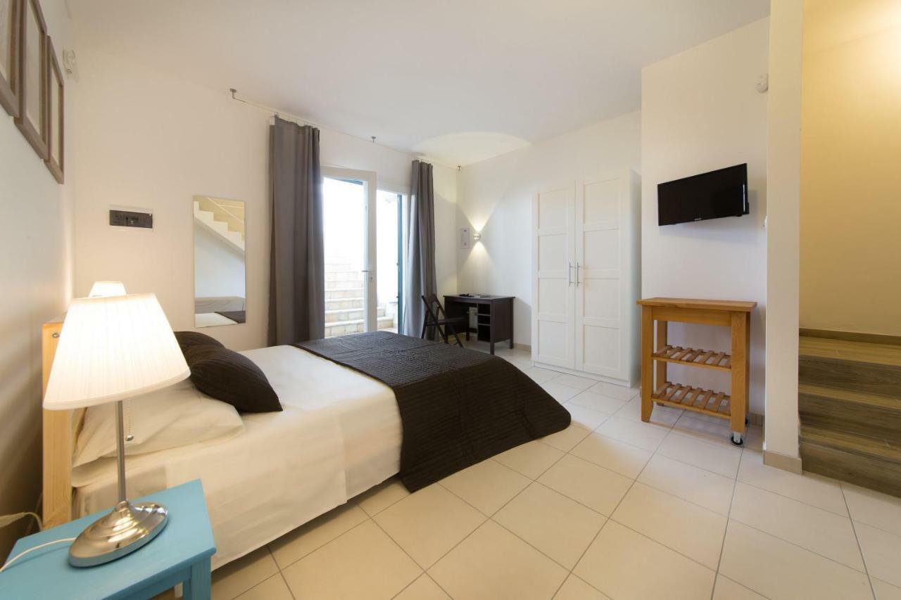 Salentoineout Bed & Breakfast Marina di Mancaversa Bagian luar foto